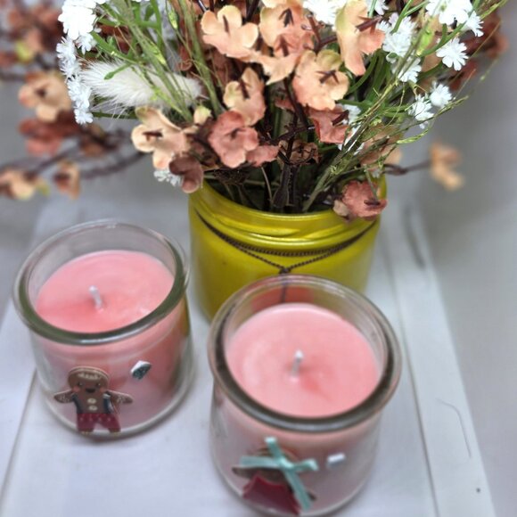 Cute Gingerbread Man and Gingerbread Lady Strawberry Scented Candles - new - Picture 5 of 5